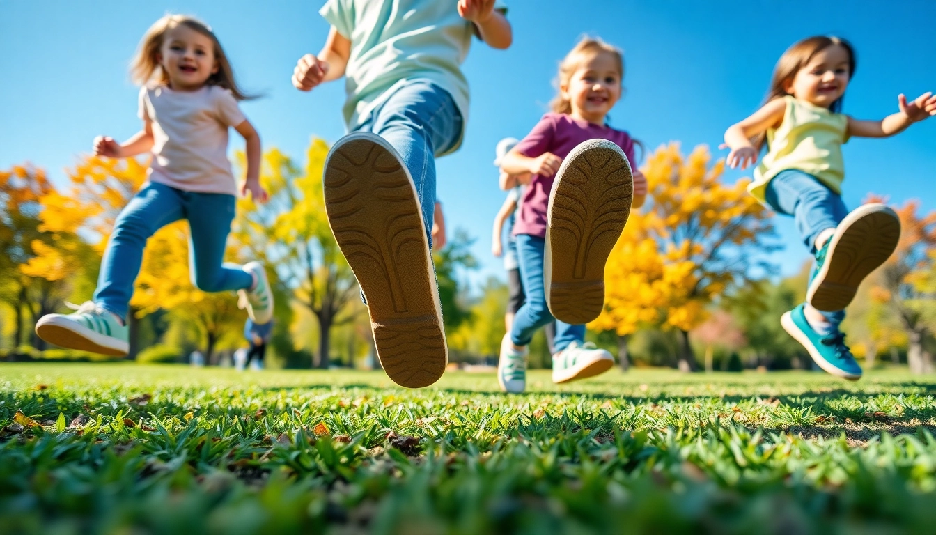 Aktive Kinder in flexiblen Kinderschuhen genießen das Spiel im Park.